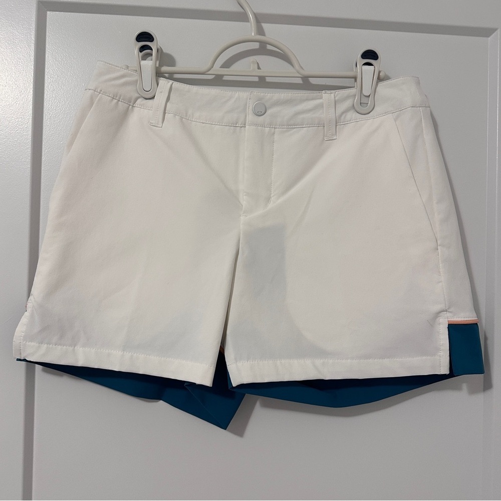Oakley Bella Golf Short In White Size XS Women’s NWT